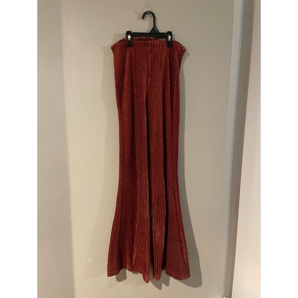 Free People Slim Pull-on Velvet Flares - Size XS - Picture 3 of 8